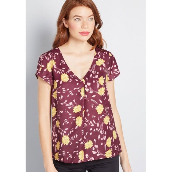 Modcloth Tops - ModCloth Genuine Self Purple Short Sleeve Floral Blouse Women's Size Medium